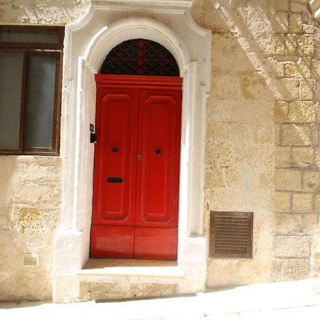 Old Refurbished Apartment In Bormla Cospicua 외부 사진