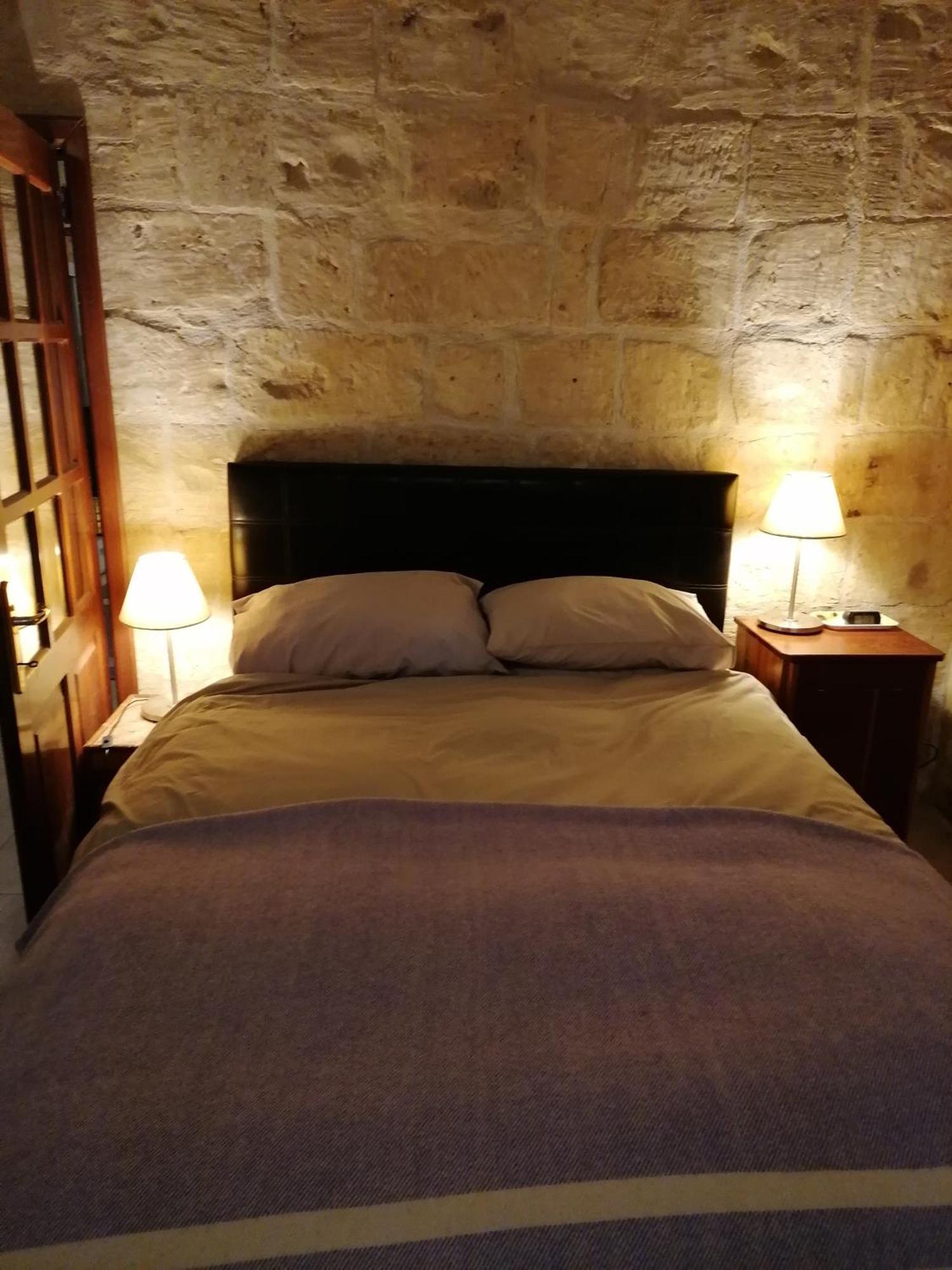 Old Refurbished Apartment In Bormla Cospicua 외부 사진